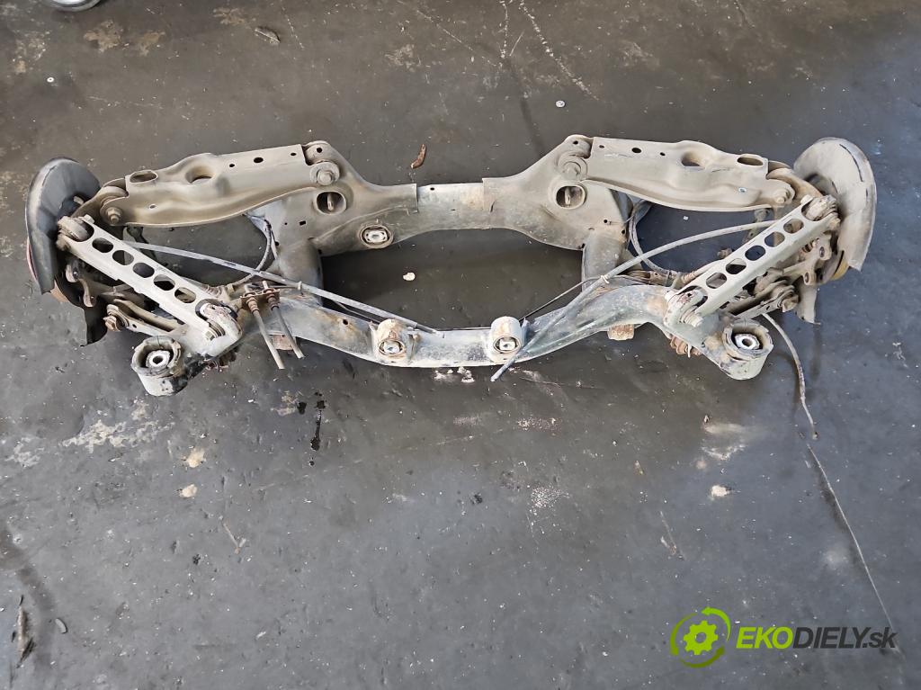 Bmw X1 E84 2009-2015 2.0d 143 hp automatic 105 kW 1995 cm3 5- zadní výztuha  (Zadní výztuha)