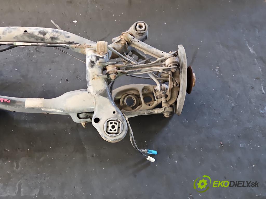 Bmw X1 E84 2009-2015 2.0d 143 hp automatic 105 kW 1995 cm3 5- zadní výztuha  (Zadní výztuha)