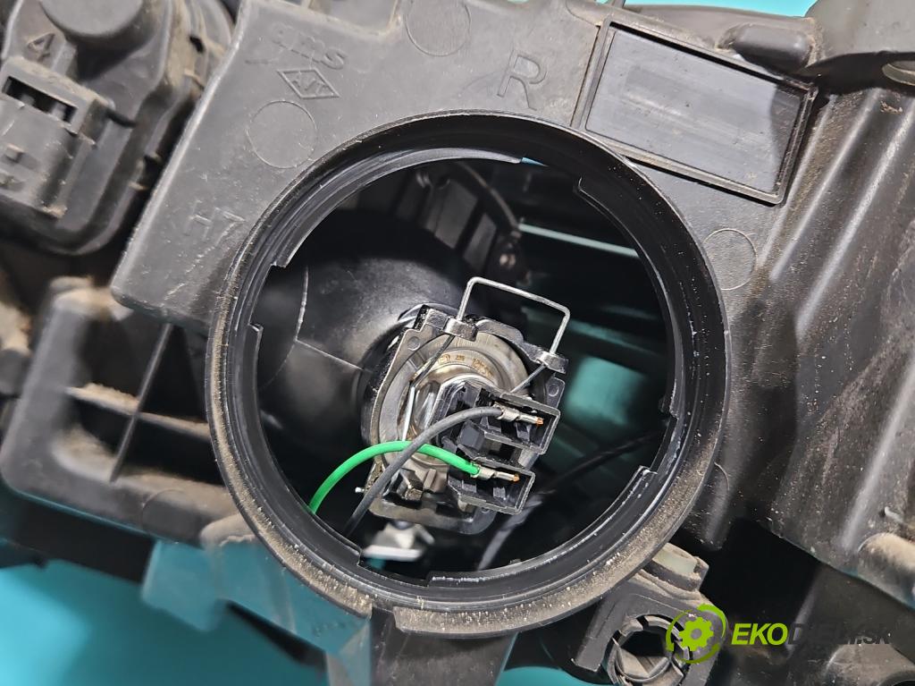 Renault Talisman 2015-2022 1.6 150 HP automatic 110 kW 1618 cm3 4- Reflektor: pravý 260108543R (Svetlo predné pravé)