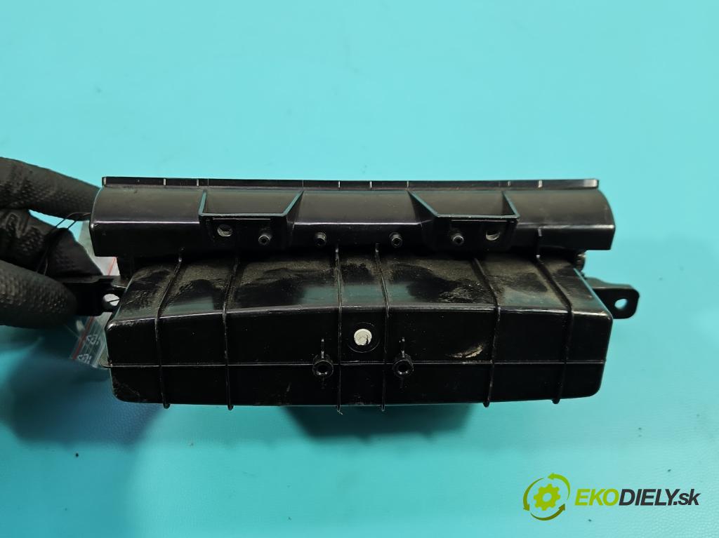 Kia Carnival II 2005-2014 2.9 crdi 185 hp manual 136 kW 2902 cm3 5- kastlík 4D846-25100