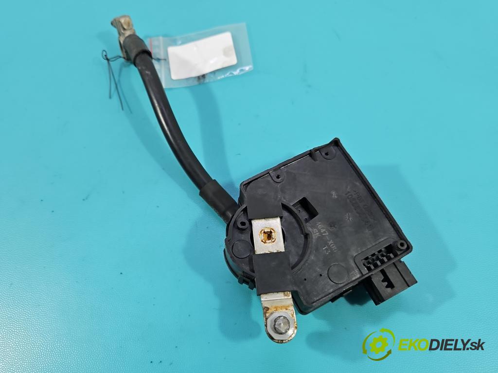 Audi A6 C6 2004-2011 2.0 tdi 140 hp automatic 103 kW 1968 cm3 4- kontakt mínus: 4F0915181A