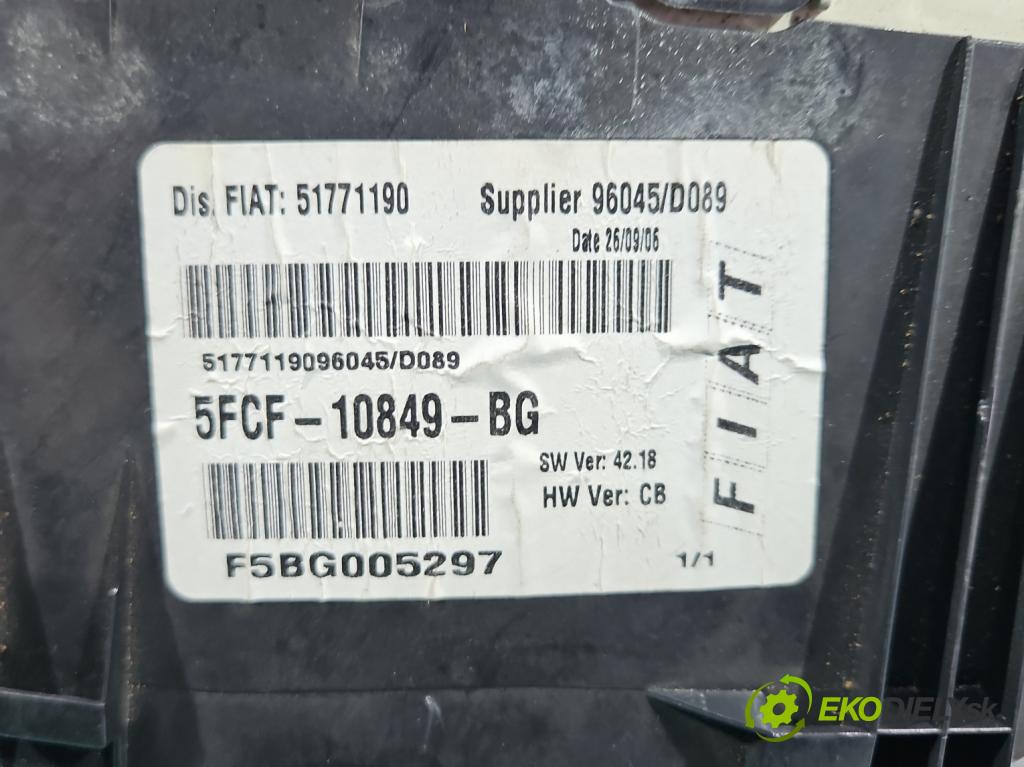 Fiat Stilo 1.9 jtd 120 HP manual 88 kW 1910 cm3 5- prístrojovka/ budíky 51771190 (Prístrojová doska)