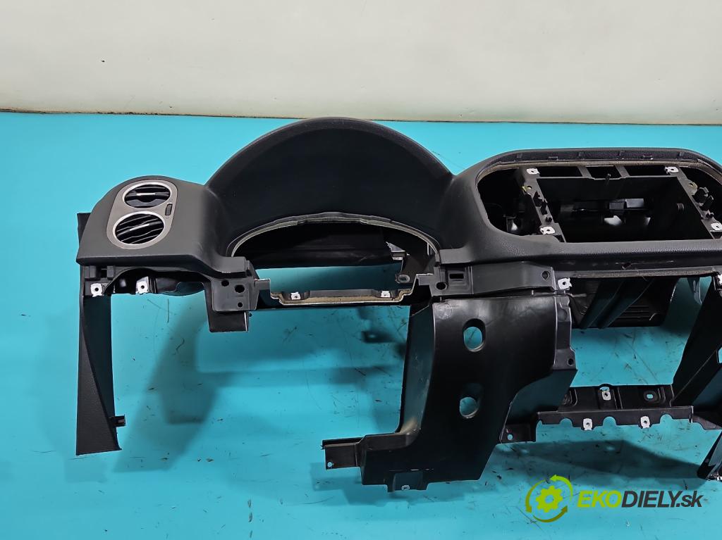 Vw Tiguan I 2007-2016 2.0 TDI 140 HP manual 103 kW 1968 cm3 5- kokpit,pristrojová doska rozdeľovacia