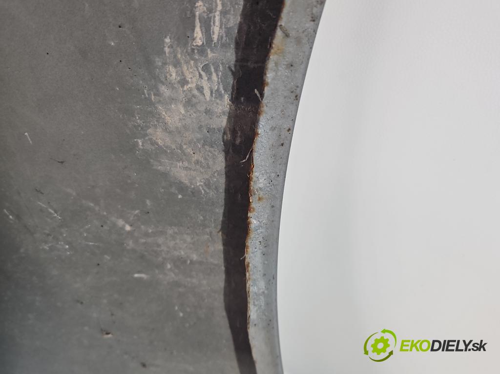 Volvo V50 2.0d 133 hp manual 98 kW 1997 cm3 5- blatnik přední levý  (Levý přední blatník)