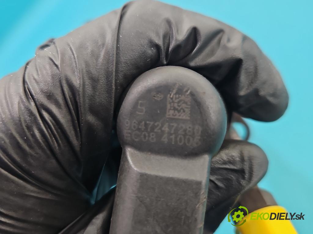 Volvo V50 2.0d 133 HP manual 98 kW 1997 cm3 5- vstrek 9647247280 (Vstrekovač paliva)