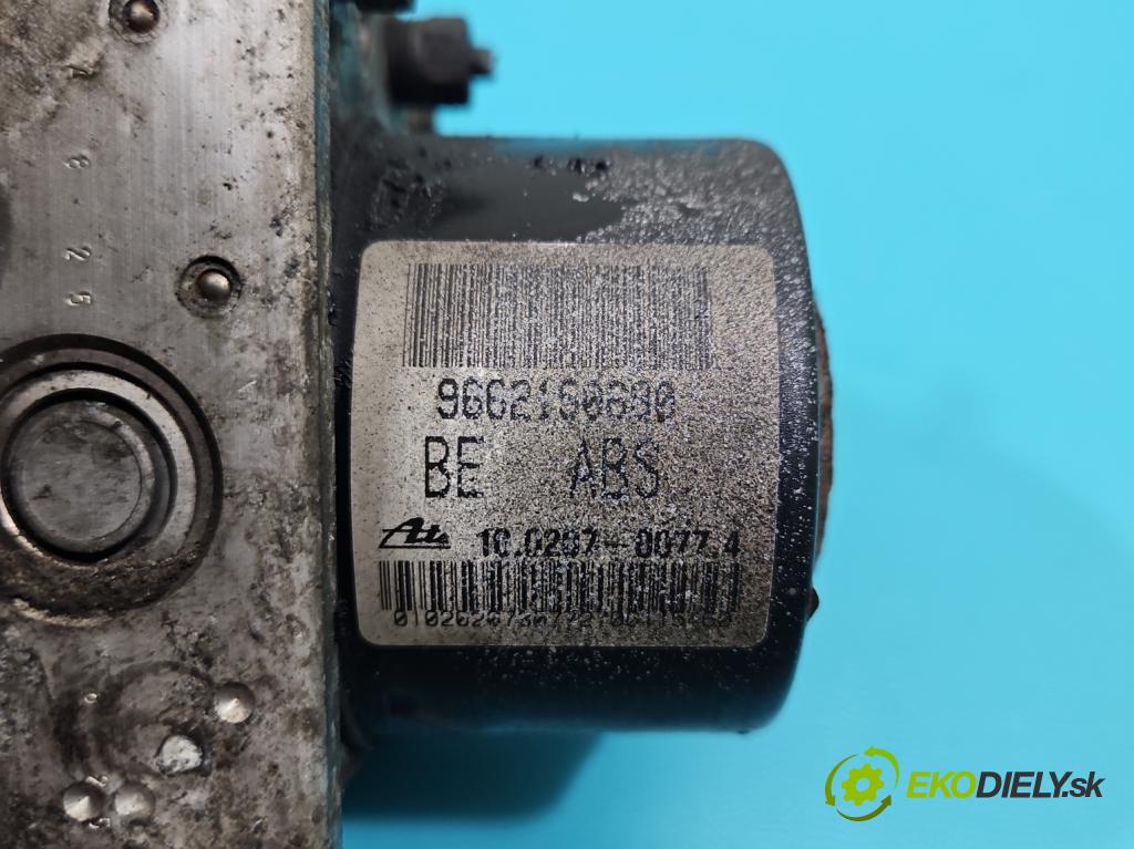 Peugeot 207 1.4 16V 88 HP manual 65 kW 1360 cm3 5- čerpadlo abs 9662150680 (Pumpa ABS)