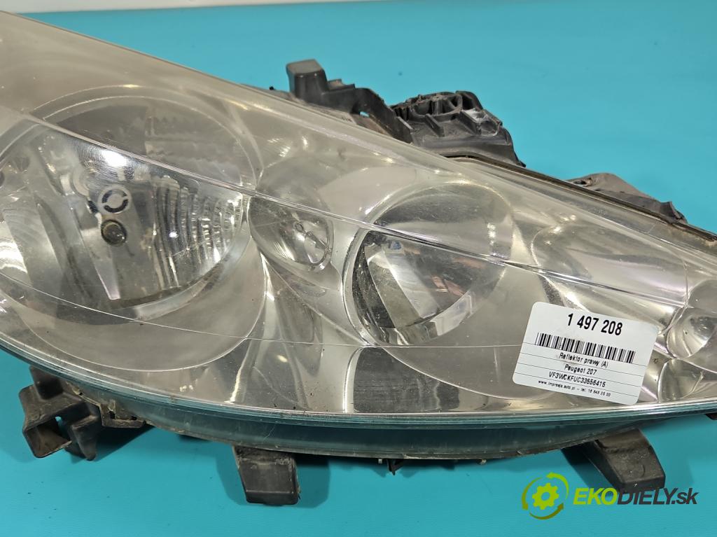 Peugeot 207 1.4 16V 88 HP manual 65 kW 1360 cm3 5- Reflektor: pravý 9649986180 (Svetlo predné pravé)
