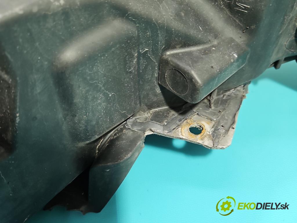 Peugeot 207 1.4 16V 88 HP manual 65 kW 1360 cm3 5- Reflektor: pravý 9649986180 (Svetlo predné pravé)