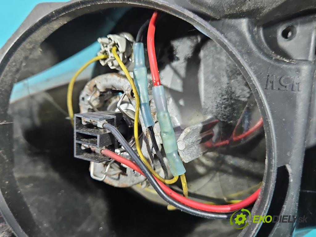 Peugeot 207 1.4 16V 88 HP manual 65 kW 1360 cm3 5- Reflektor: pravý 9649986180 (Svetlo predné pravé)