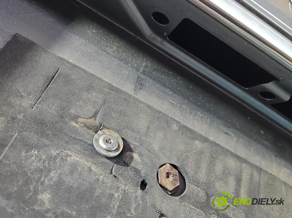 Audi A6 C6 2004-2011 2.0 tdi 140 hp automatic 103 kW 1968 cm3 4- zadní kufrové dveře  (Zadní kapota (kufr))