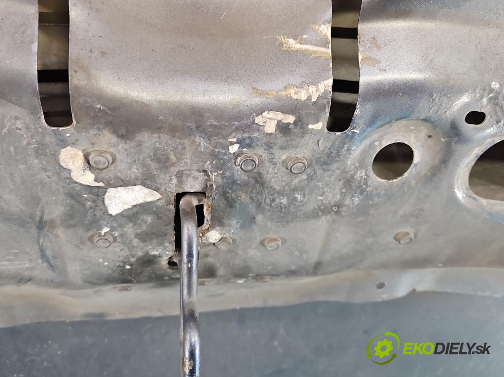 Citroen C4 I 2004-2011 1.4 16V 88 HP manual 65 kW 1360 cm3 5- kapota predná