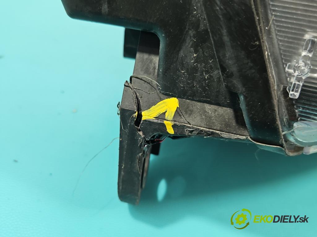 Audi A6 C6 2004-2011 2.0 tdi 140 HP automatic 103 kW 1968 cm3 4- Reflektor: pravý 4F0941004 (Svetlo predné pravé)