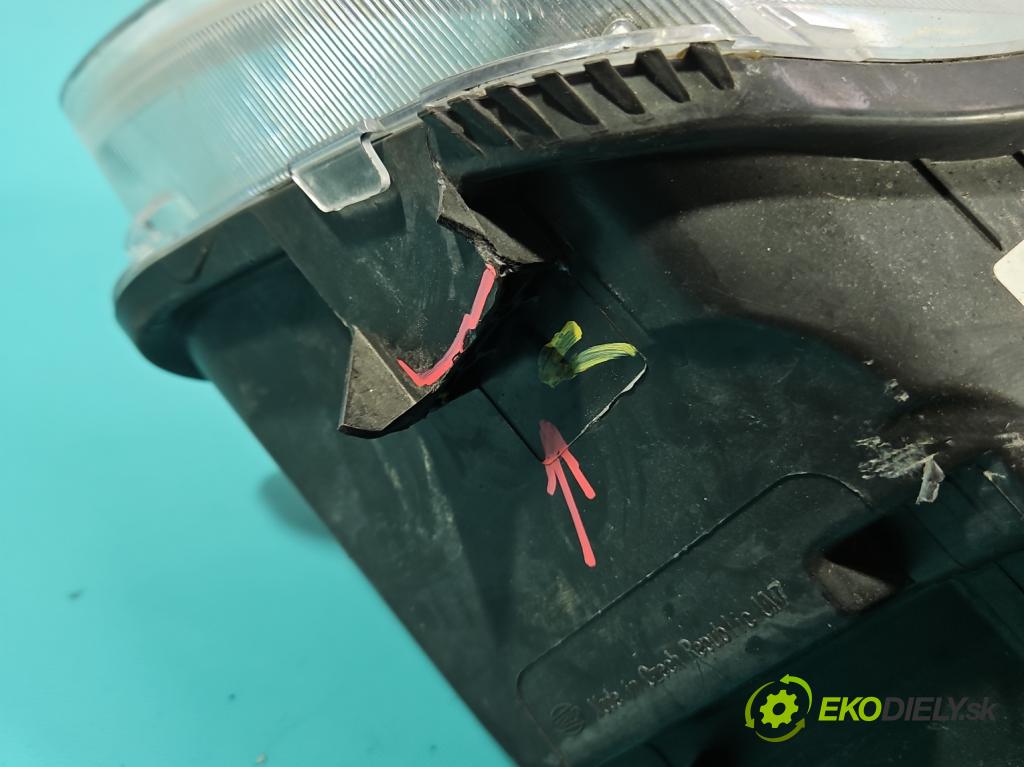 Audi A6 C6 2004-2011 2.0 tdi 140 HP automatic 103 kW 1968 cm3 4- Reflektor: pravý 4F0941004 (Svetlo predné pravé)