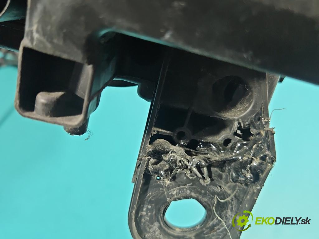 Audi A6 C6 2004-2011 2.0 tdi 140 HP automatic 103 kW 1968 cm3 4- Reflektor: pravý 4F0941004 (Svetlo predné pravé)