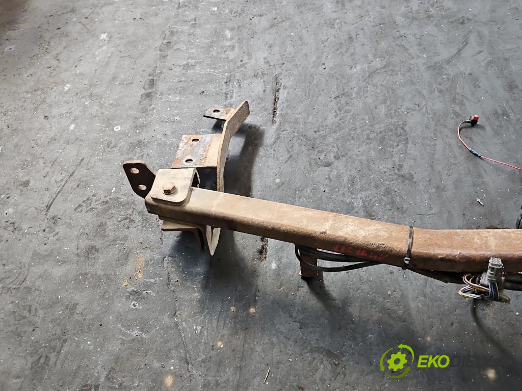 Kia Carnival II 2005-2014 2.9 crdi 185 hp manual 136 kW 2902 cm3 5- oko tažné  (Tažné zařízení)