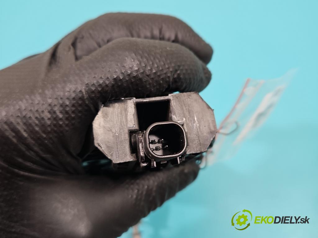 Skoda Kodiaq I 2.0 TSI 190 HP automatic 140 kW 1984 cm3 5- rukoväť predné ľavé mimo: 5N0837885H (Kľučka dverí vonkajšia predná ľavá)