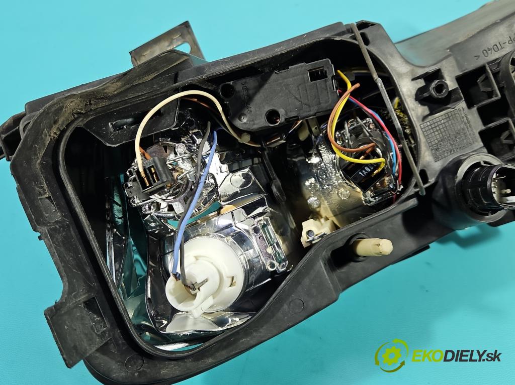 Fiat Stilo 1.9 jtd 120 HP manual 88 kW 1910 cm3 5- Reflektor: pravý 517127100 (Svetlo predné pravé)