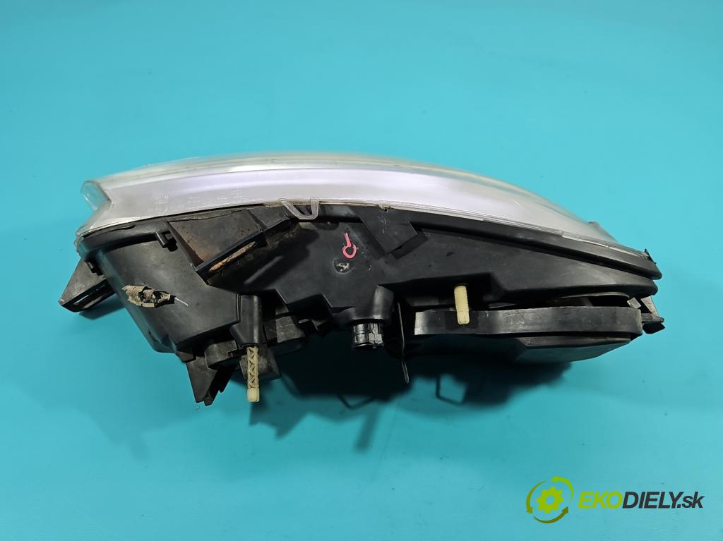 Fiat Stilo 1.9 jtd 120 HP manual 88 kW 1910 cm3 5- Reflektor: pravý 517127100 (Svetlo predné pravé)