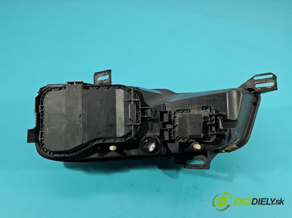 Fiat Stilo 1.9 jtd 120 HP manual 88 kW 1910 cm3 5- Reflektor: pravý 517127100 (Svetlo predné pravé)