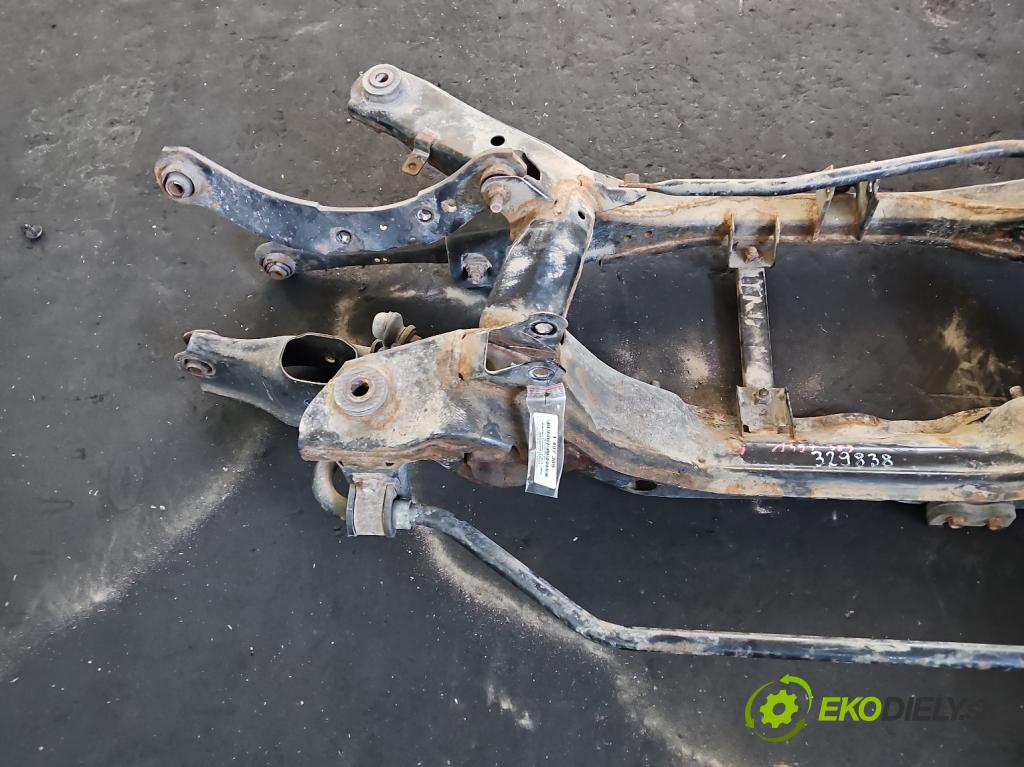 Mitsubishi Outlander III 2012-2022 2.4 135 hp automatic 99 kW 2360 cm3 5- zadní výztuha  (Zadní výztuha)