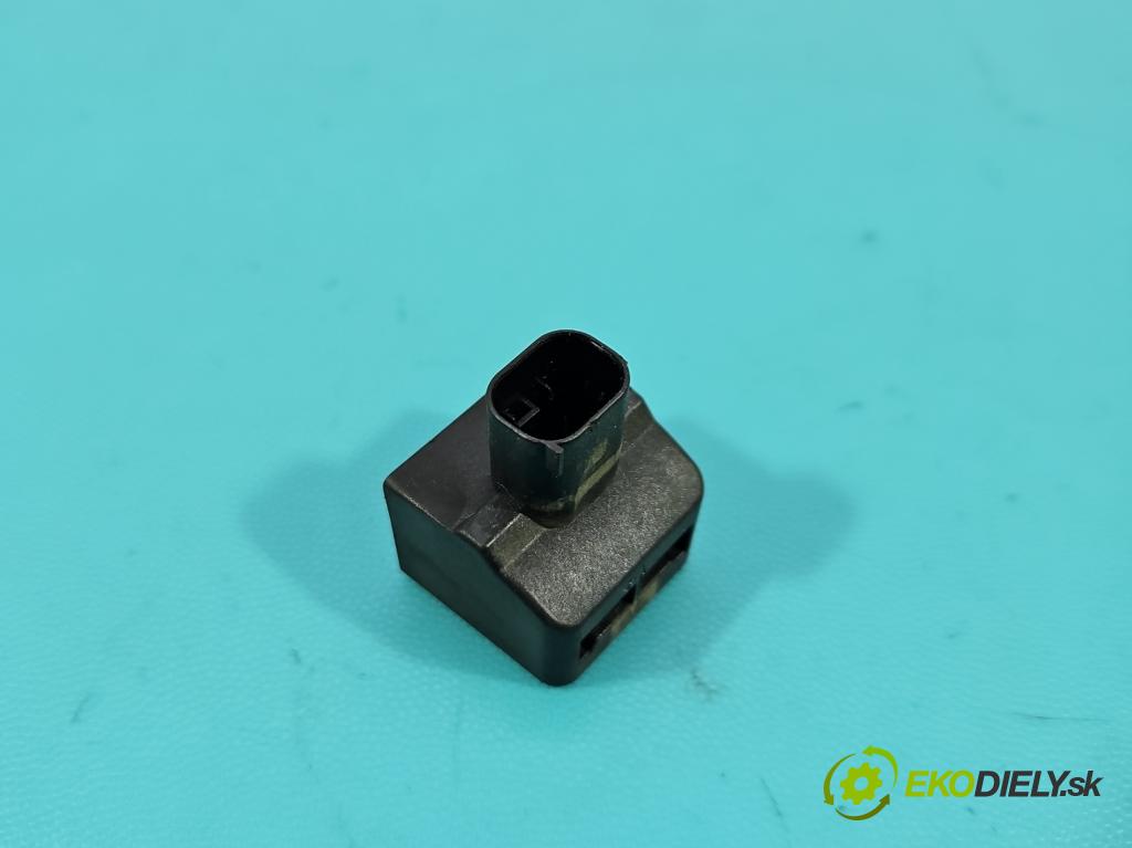 Vw New Beetle 1998-2010 1.9 tdi 90 hp manual 66 kW 1896 cm3 3- snímač ESP 1J0907651