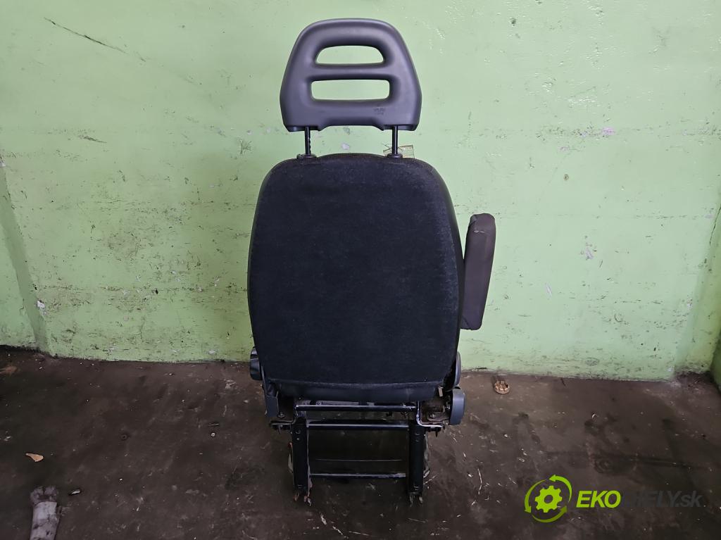 Citroen Jumper III 2014- 2.2 hdi 110 hp manual 81 kW 2198 cm3 4- Sedadlo levý  (Sedadlo)