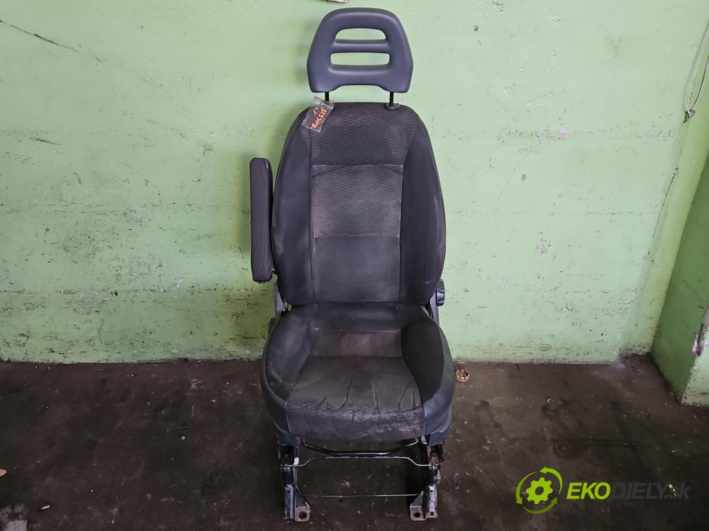 Citroen Jumper III 2014- 2.2 hdi 110 hp manual 81 kW 2198 cm3 4- Sedadlo levý  (Sedadlo)