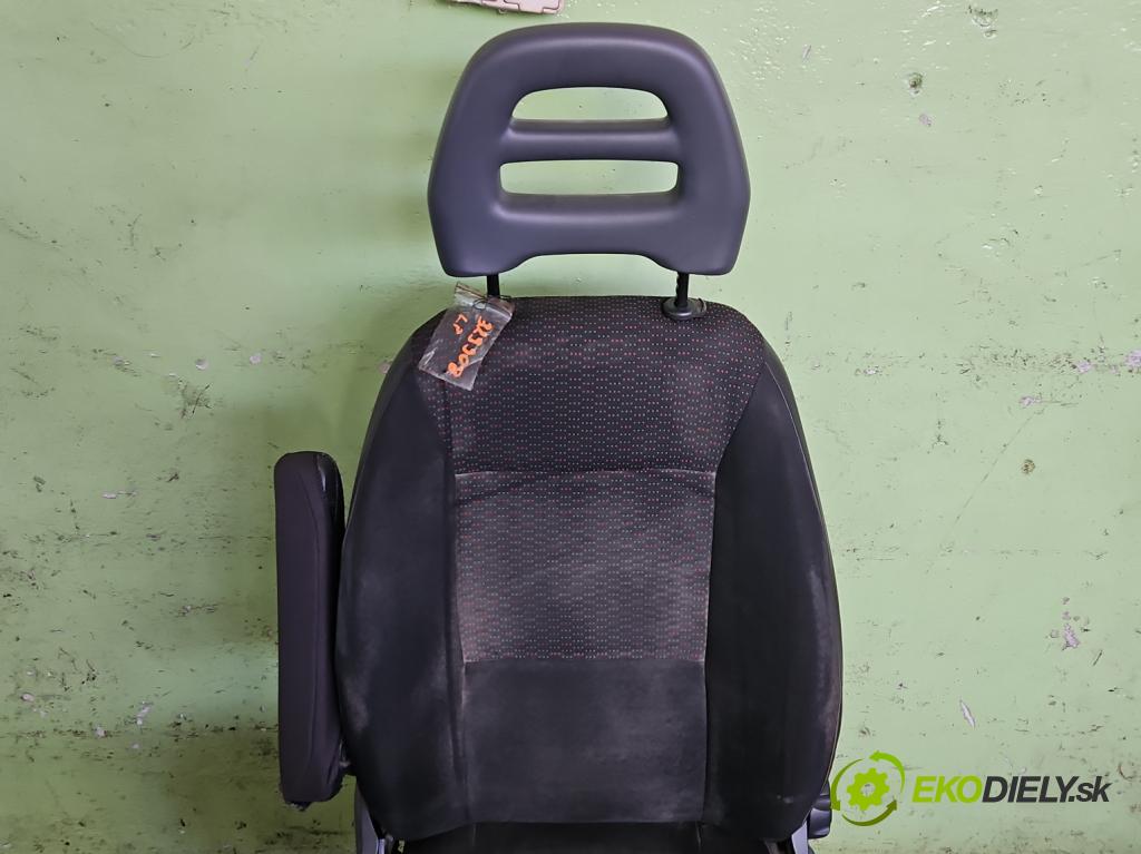 Citroen Jumper III 2014- 2.2 hdi 110 hp manual 81 kW 2198 cm3 4- Sedadlo levý  (Sedadlo)