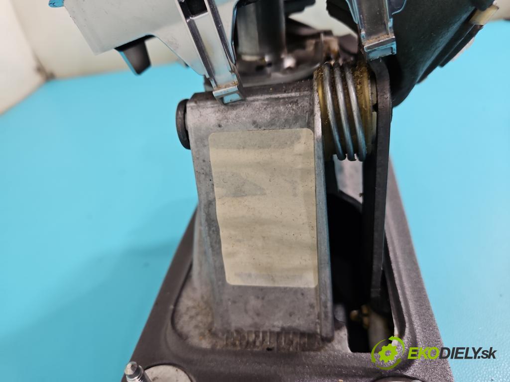 Vw Tiguan I 2007-2016 2.0 TDI 140 HP manual 103 kW 1968 cm3 5- Páka: Změny: stupeň,rýchlosť 1K0711061B (Rýchlostná páka (kulisa))