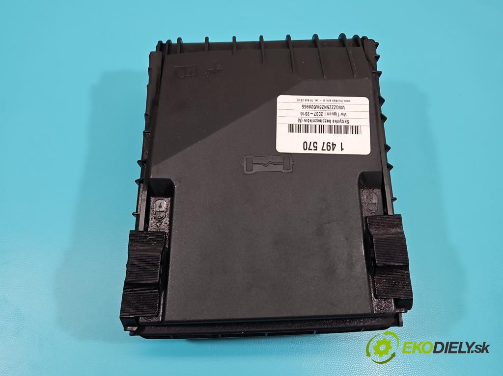 Vw Tiguan I 2007-2016 2.0 TDI 140 hp manual 103 kW 1968 cm3 5- skříňka pojistková 1K0937132F (Pojistková skříňka)