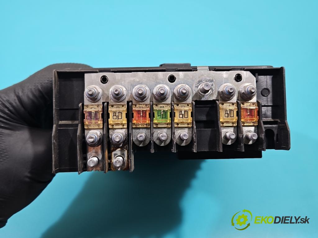 Vw Tiguan I 2007-2016 2.0 TDI 140 hp manual 103 kW 1968 cm3 5- skříňka pojistková 1K0937132F (Pojistková skříňka)