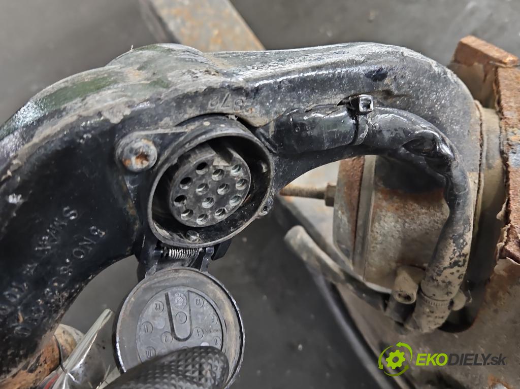 Vw Tiguan I 2007-2016 2.0 TDI 140 hp manual 103 kW 1968 cm3 5- oko tažné 5N0803880E (Tažné zařízení)