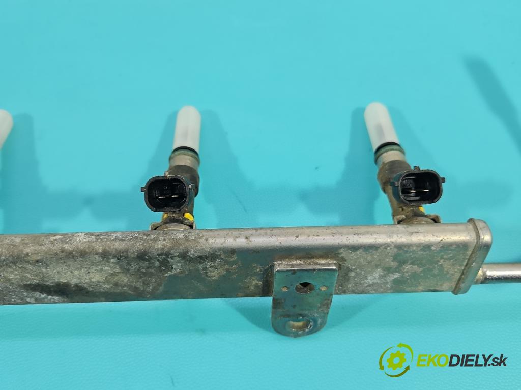 Mitsubishi Outlander III 2012-2022 2.4 135 HP automatic 99 kW 2360 cm3 5- vstrek 1465A412 (Vstrekovač paliva)