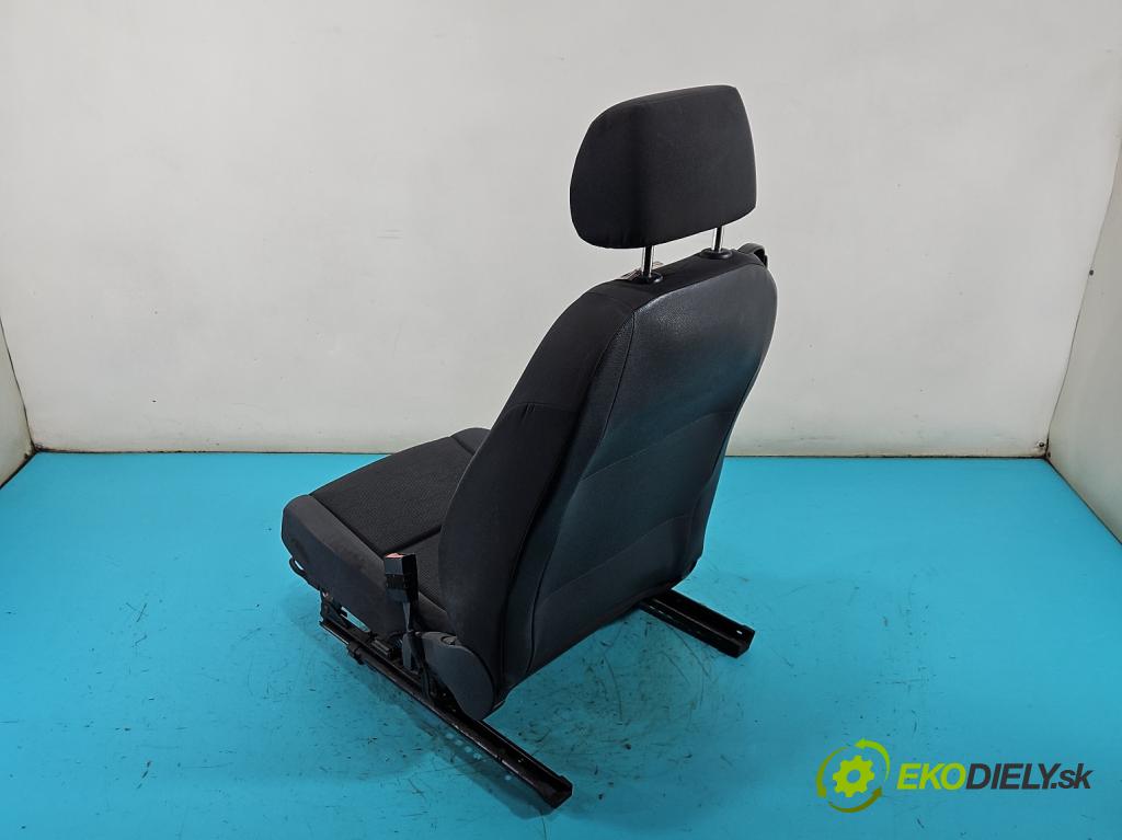 Vw Golf V 2003-2009 1.4 16V 75 HP manual 55 kW 1390 cm3 3- Sedačka pravý  (Sedadlo)
