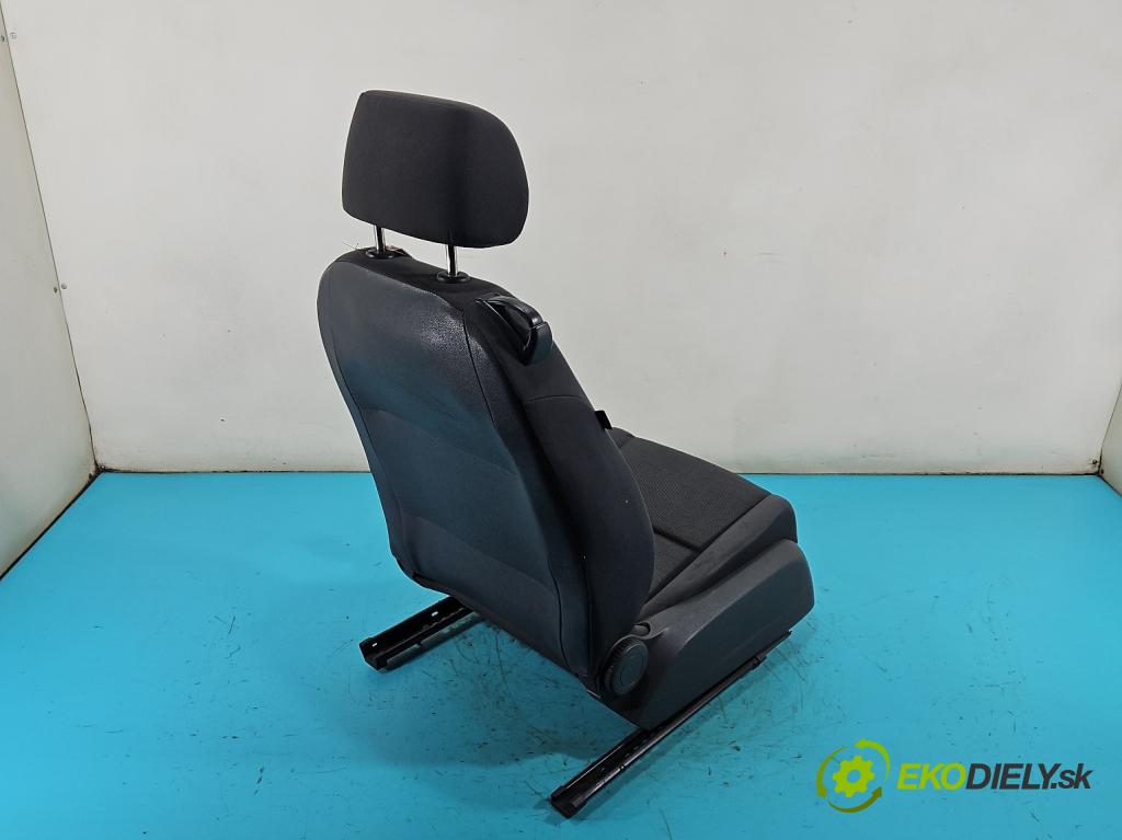 Vw Golf V 2003-2009 1.4 16V 75 HP manual 55 kW 1390 cm3 3- Sedačka pravý  (Sedadlo)
