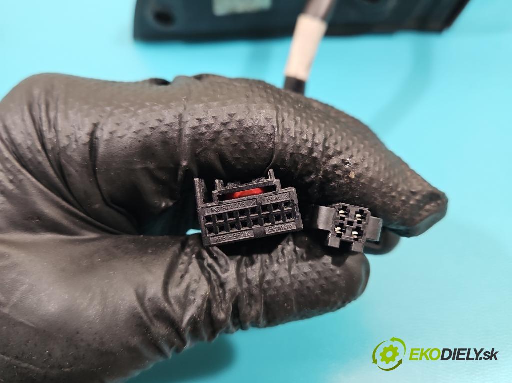 Audi Q7 2005-2015 3.6 V6 FSI 280KM: automatic 206 kW 3562 cm3 5- zrkadlo pravé 4L1857410 (Kľučka dverí ostatné)