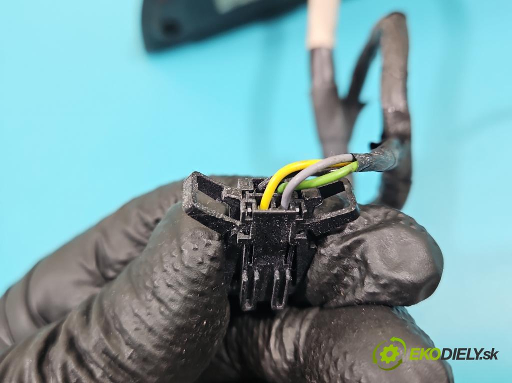 Audi Q7 2005-2015 3.6 V6 FSI 280KM: automatic 206 kW 3562 cm3 5- zrkadlo pravé 4L1857410 (Kľučka dverí ostatné)