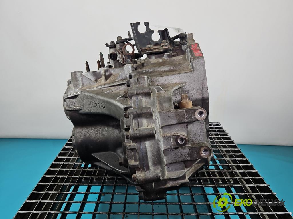 Kia Carnival II 2005-2014 2.9 crdi 185 hp manual 136 kW 2902 cm3 5- převodovka stupňová manual Y060712101