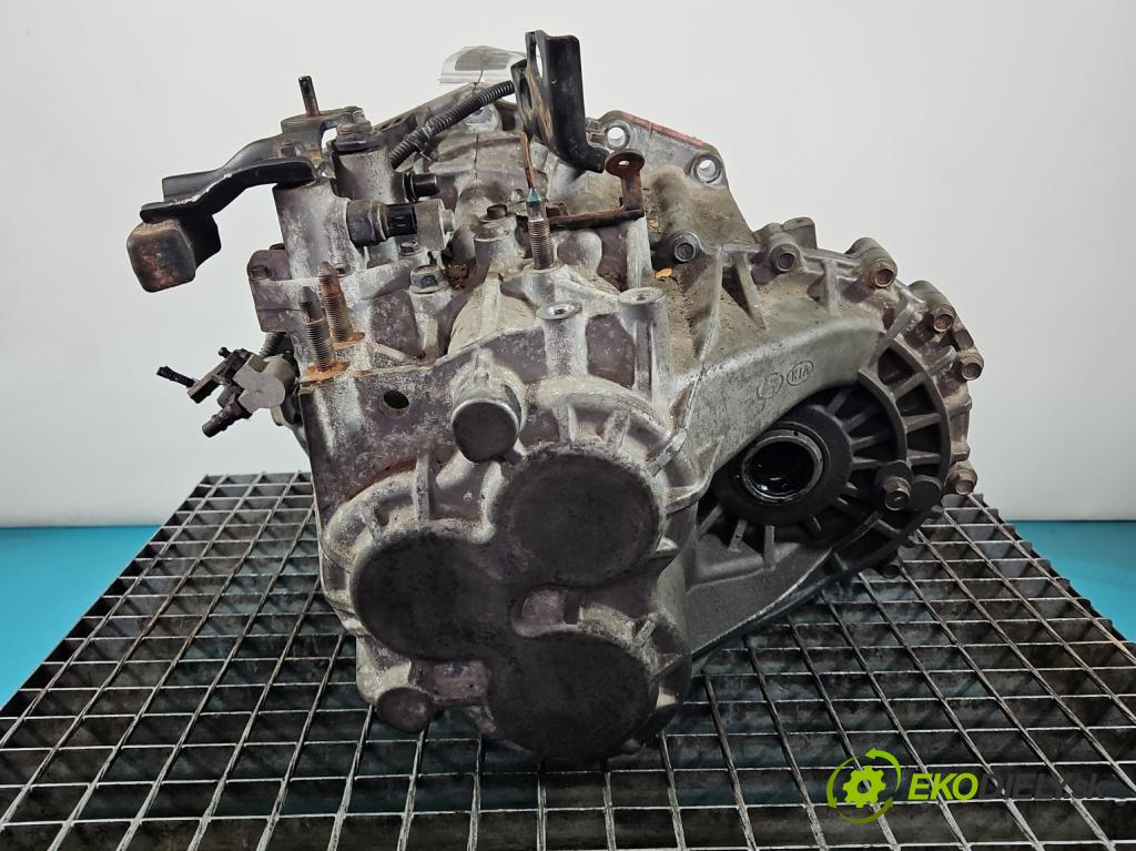 Kia Carnival II 2005-2014 2.9 crdi 185 hp manual 136 kW 2902 cm3 5- převodovka stupňová manual Y060712101