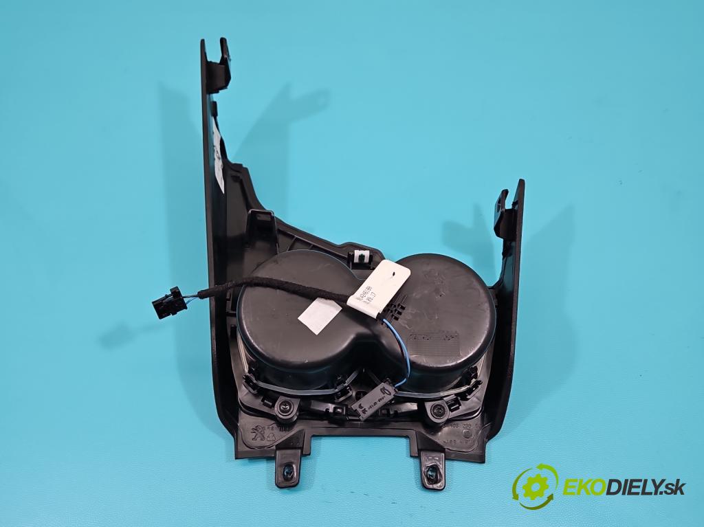 Peugeot 3008 II 2016-2023 2.0 hdi 150 hp manual 110 kW 1997 cm3 5- Rukojeť: na napoje: 9810059177 (Držák nápojů)