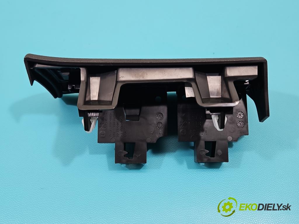 Peugeot 3008 II 2016-2023 2.0 hdi 150 hp manual 110 kW 1997 cm3 5- kryt plastová 9811980477