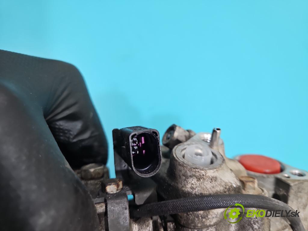 Audi A4 B6 2000-2004 2.0 20V 131 HP manual 96 kW 1984 cm3 4- Kompresor: klimatizácie 447220-8413 (Kompresor klimatizácie)