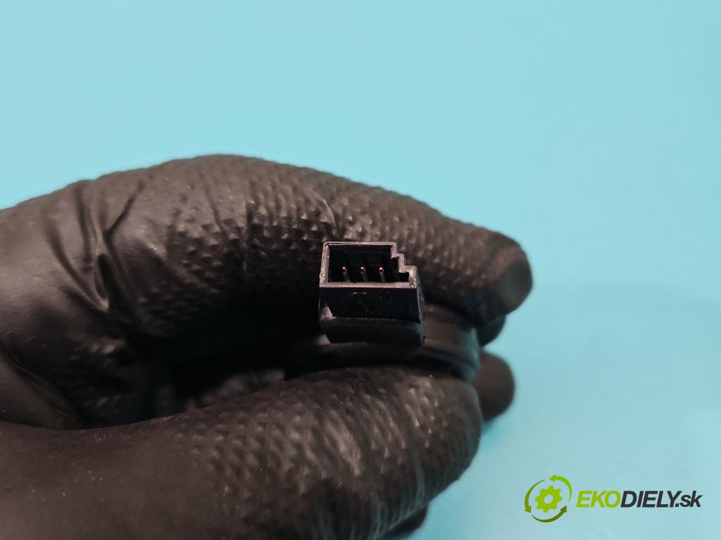 Audi A6 C6 2004-2011 2.0 tdi 140 HP automatic 103 kW 1968 cm3 4- snímač déšť: 4E0955559E (Snímač dažďa)