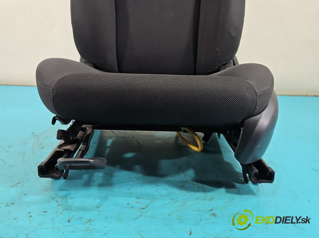 Chevrolet Cruze 2.0 VCDi: 163 HP manual 120 kW 1998 cm3 5- Sedačka ľavý  (Sedadlo)