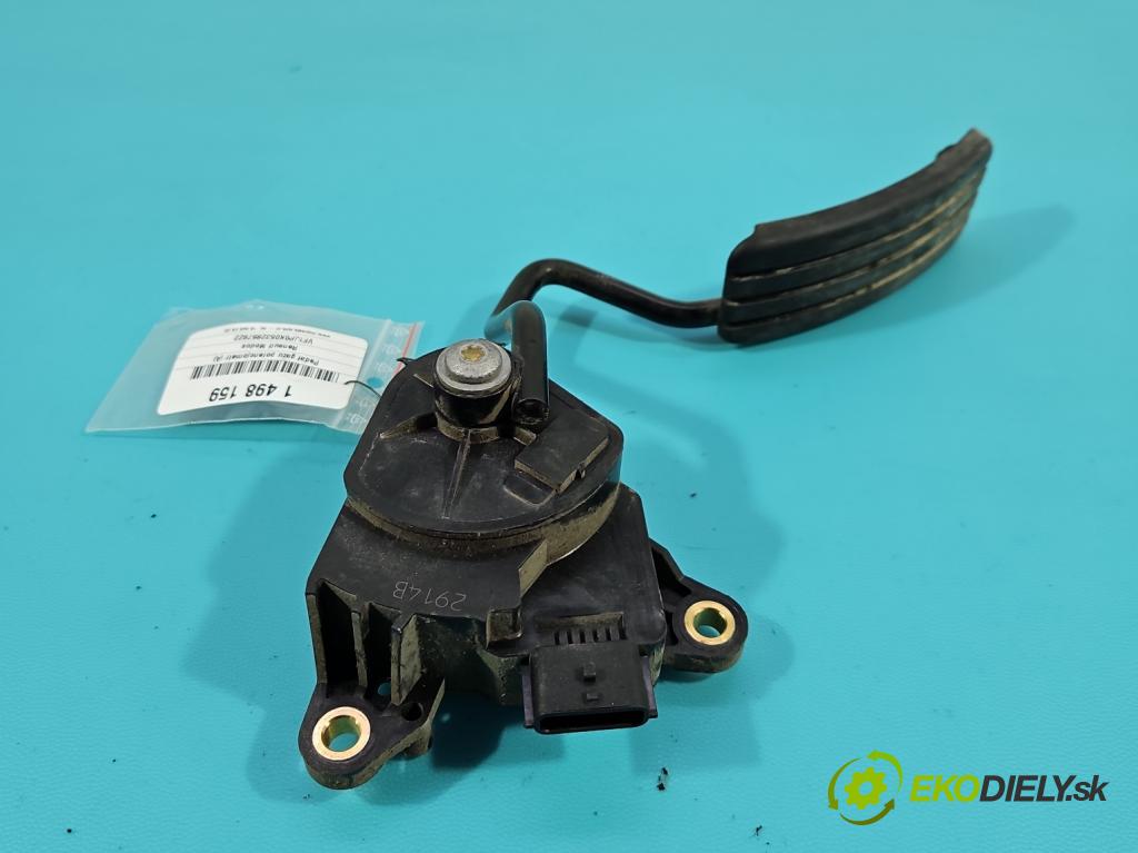 Renault Modus 1.1 16V 75 hp manual 55 kW 1149 cm3 5- pedal plyn: potenciometr: 8200139319