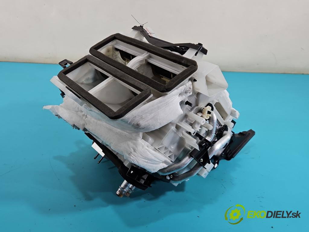 Peugeot 3008 II 2016-2023 2.0 hdi 150 hp manual 110 kW 1997 cm3 5- radiátor 5P1320300 (Radiátor topení)