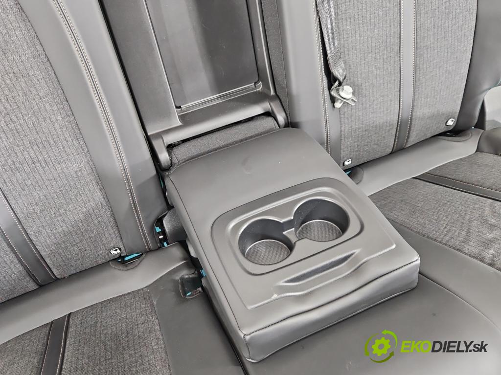 Peugeot 3008 II 2016-2023 2.0 hdi 150 HP manual 110 kW 1997 cm3 5- Pohovka: zadné  (Sedadlo)