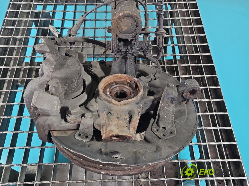 Peugeot 3008 II 2016-2023 2.0 hdi 150 hp manual 110 kW 1997 cm3 5- náboj pravé  (Náboj kola)