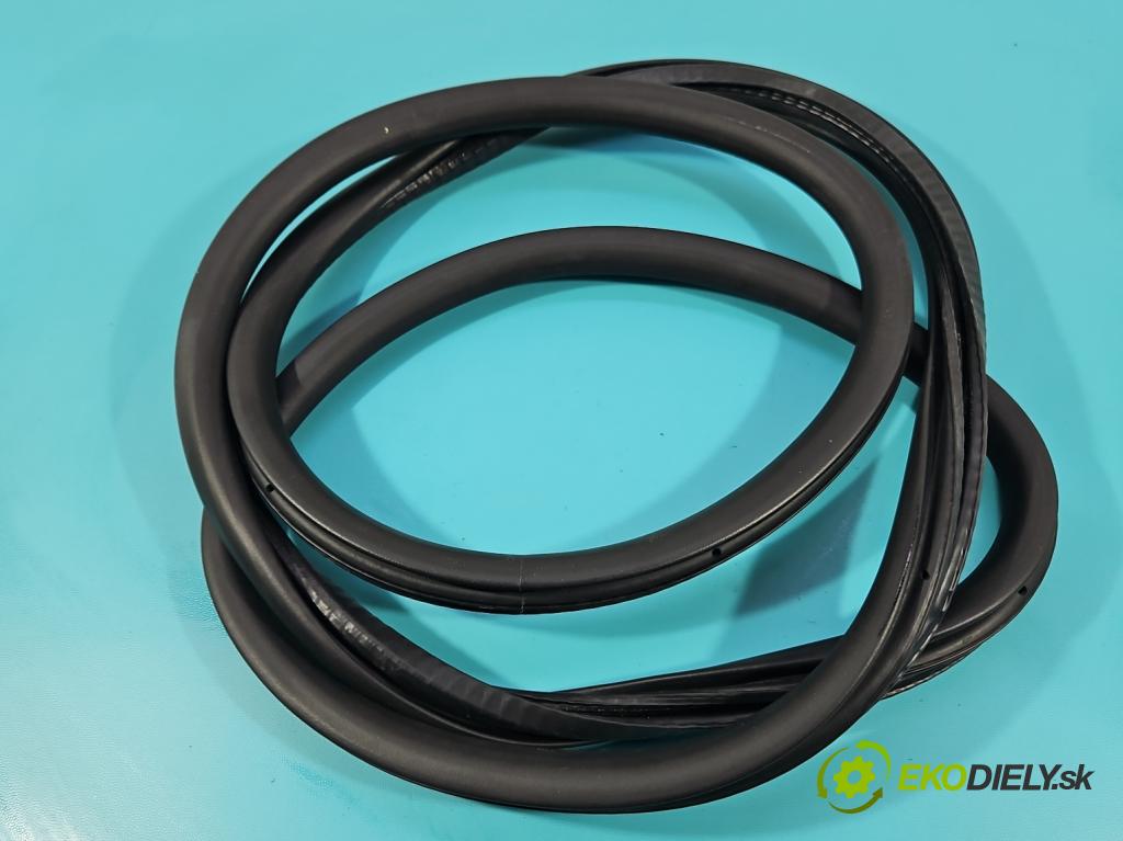 Peugeot 3008 II 2016-2023 2.0 hdi 150 hp manual 110 kW 1997 cm3 5- Těsnění: dveře zadní pravé  (Karoserie ostatní)