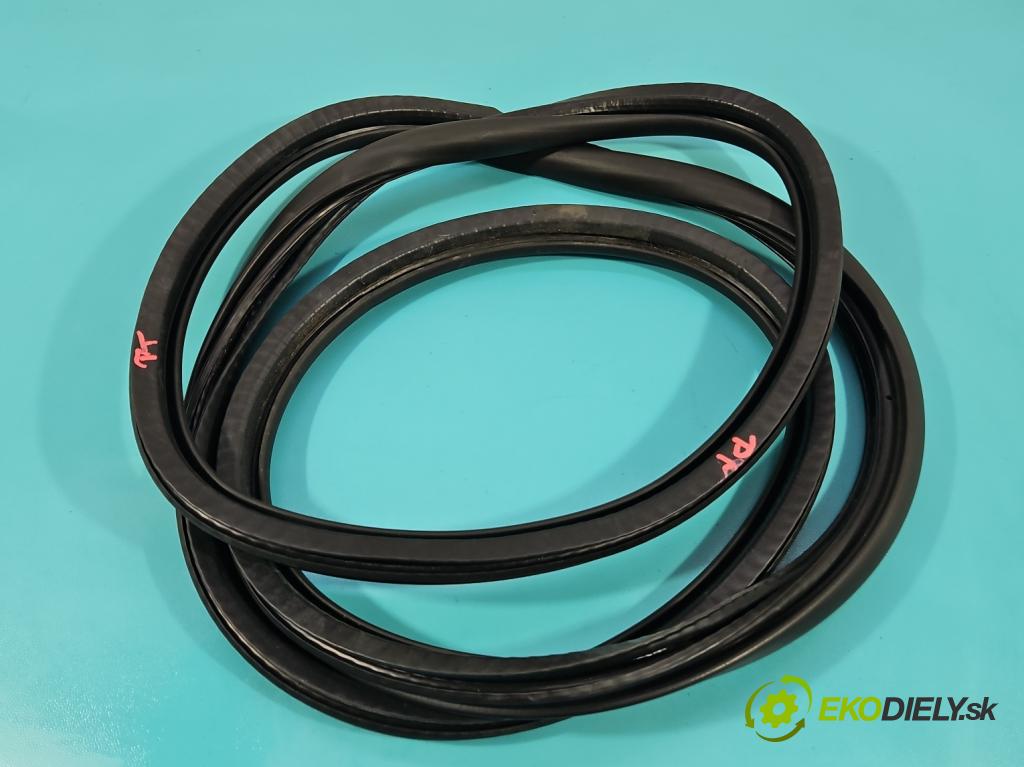 Peugeot 3008 II 2016-2023 2.0 hdi 150 hp manual 110 kW 1997 cm3 5- Těsnění: dveře zadní pravé  (Karoserie ostatní)